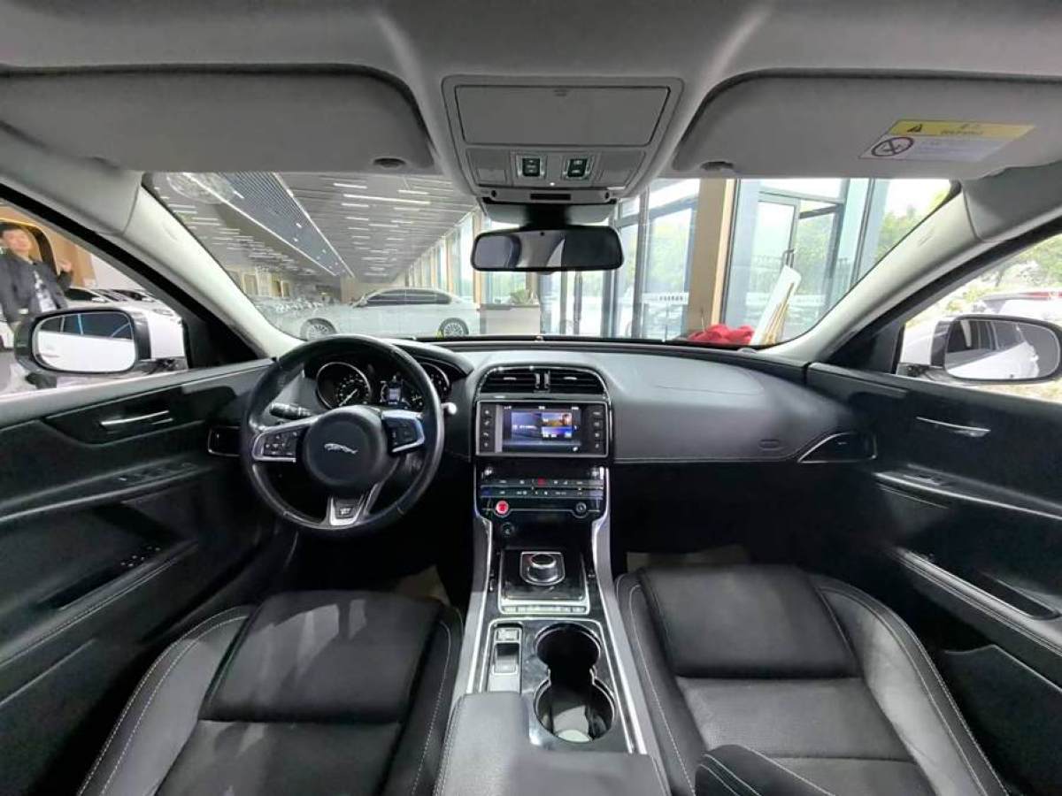 捷豹 XE  2015款 2.0T 200PS R-Sport圖片