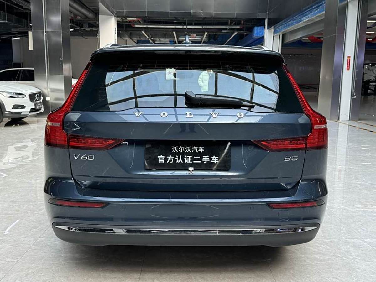 沃爾沃 V60  2024款 B5 智遠(yuǎn)豪華版圖片