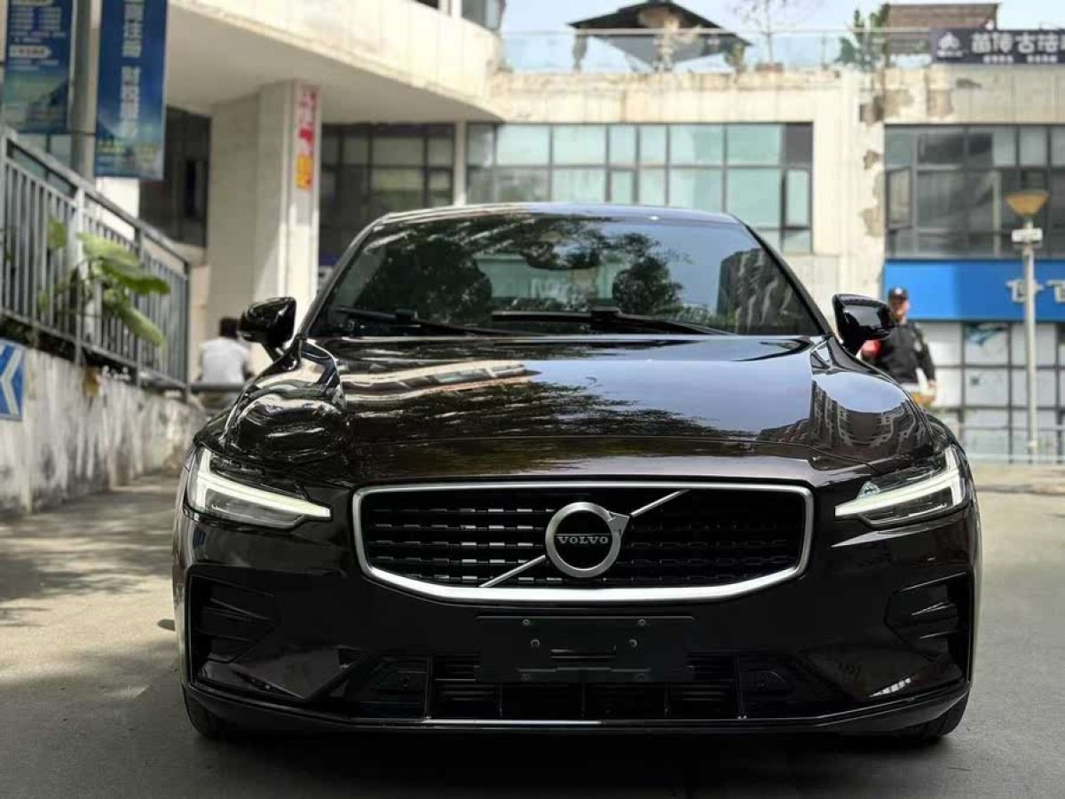 沃爾沃 S60L  2020款 T4 智遠(yuǎn)豪華版圖片