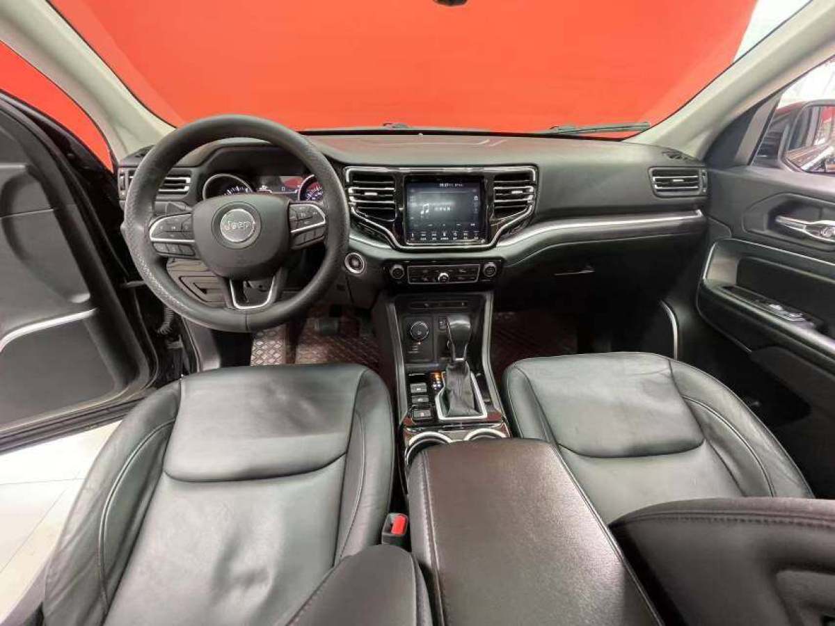 Jeep 大指揮官  2018款 2.0T 四驅(qū)尊享導(dǎo)航版 國VI圖片