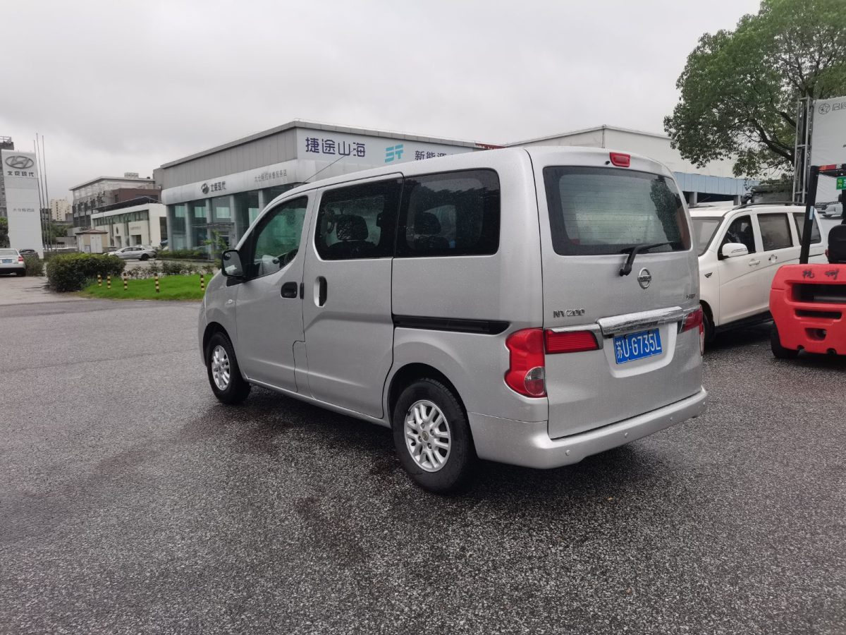 日产 NV200  2010款 1.6L 豪华型图片