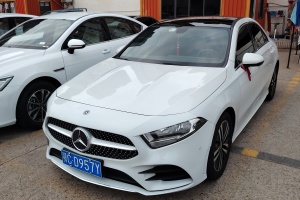 奔馳A級(jí) 奔馳 改款 A 180 L 運(yùn)動(dòng)轎車