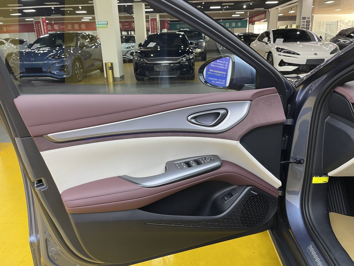 2024年9月比亞迪 海豹07 DM-i  2025款 DM-i 1.5T 125km 旗艦型