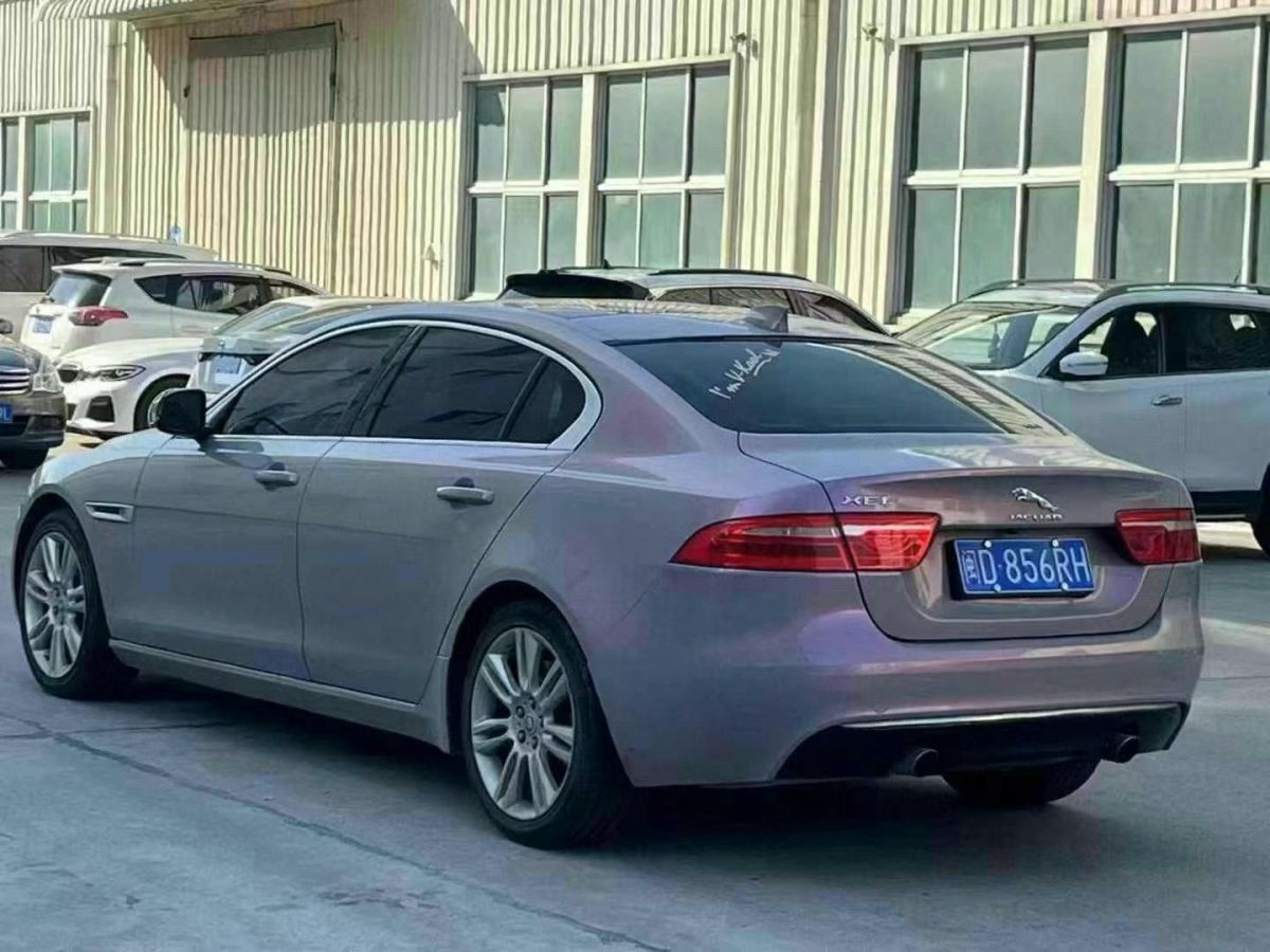 捷豹 XE  2018款 2.0T 200PS 兩驅(qū)R-Sport運(yùn)動(dòng)版圖片