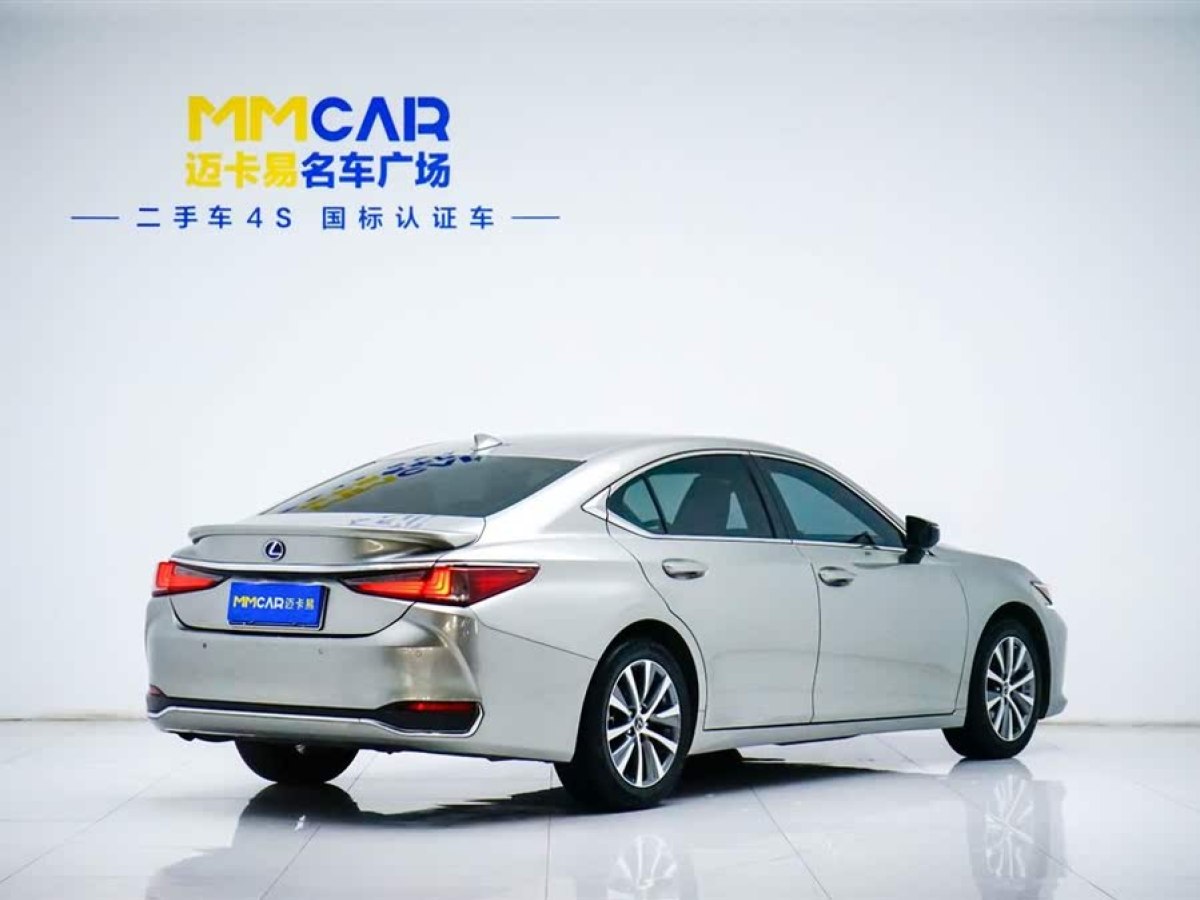 雷克薩斯 ES  2020款 300h 卓越版圖片