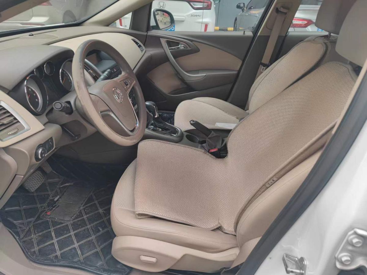 別克 英朗  2014款 XT 1.6L 手動(dòng)舒適版圖片
