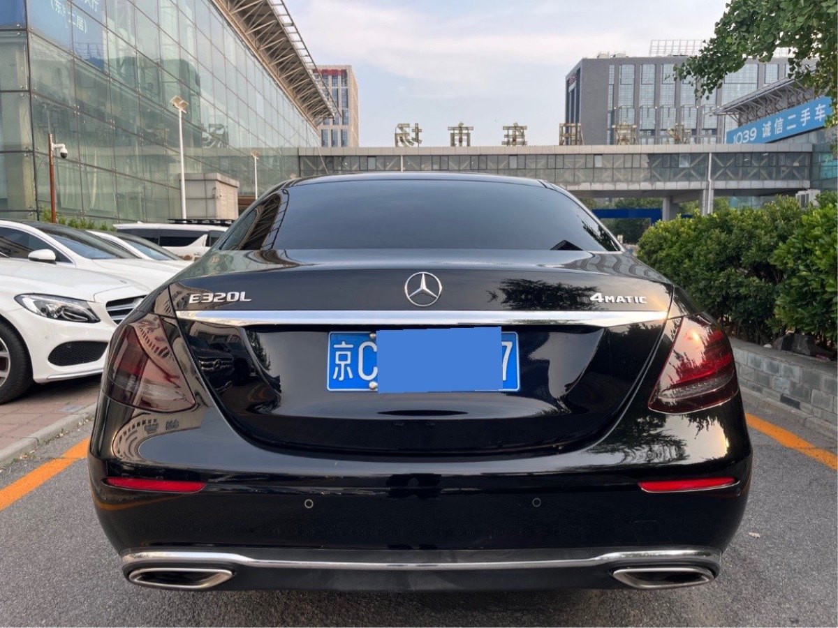 奔馳 奔馳E級(jí)  2021款 改款 E 300 L 時(shí)尚型圖片