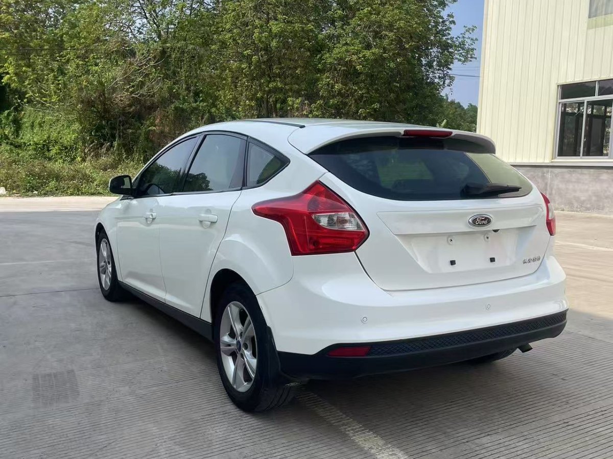 福特 ?？怂? 2012款 兩廂 1.6L 自動(dòng)風(fēng)尚型圖片