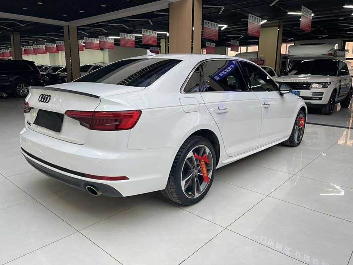 奧迪 奧迪A4L  2017款 45 TFSI quattro 運(yùn)動(dòng)型圖片