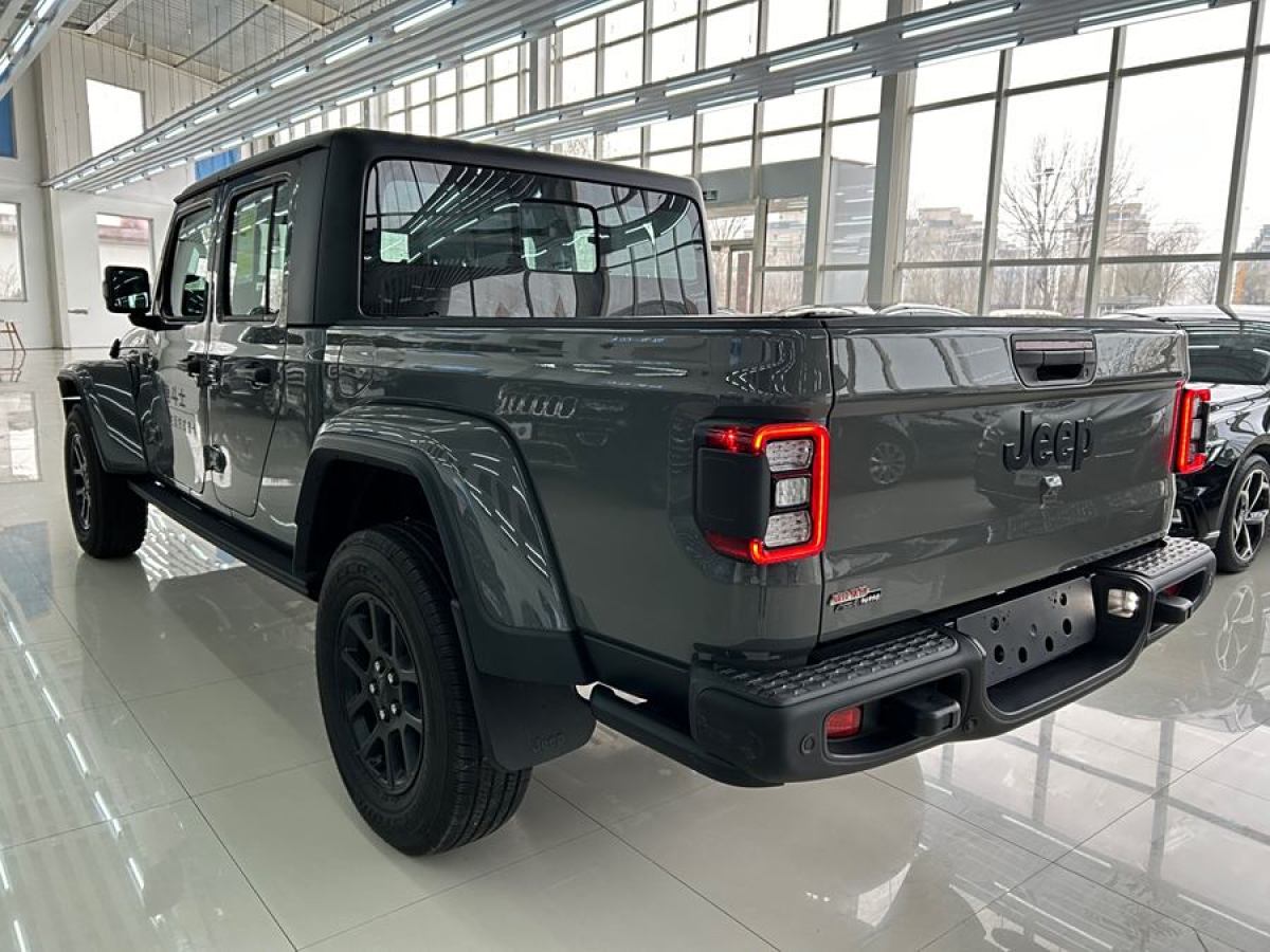 Jeep 角斗士  2023款 3.6L Overland圖片