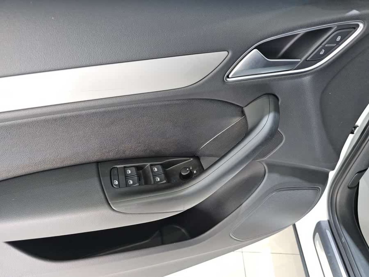 奧迪 奧迪Q3  2015款 30 TFSI 進取型圖片