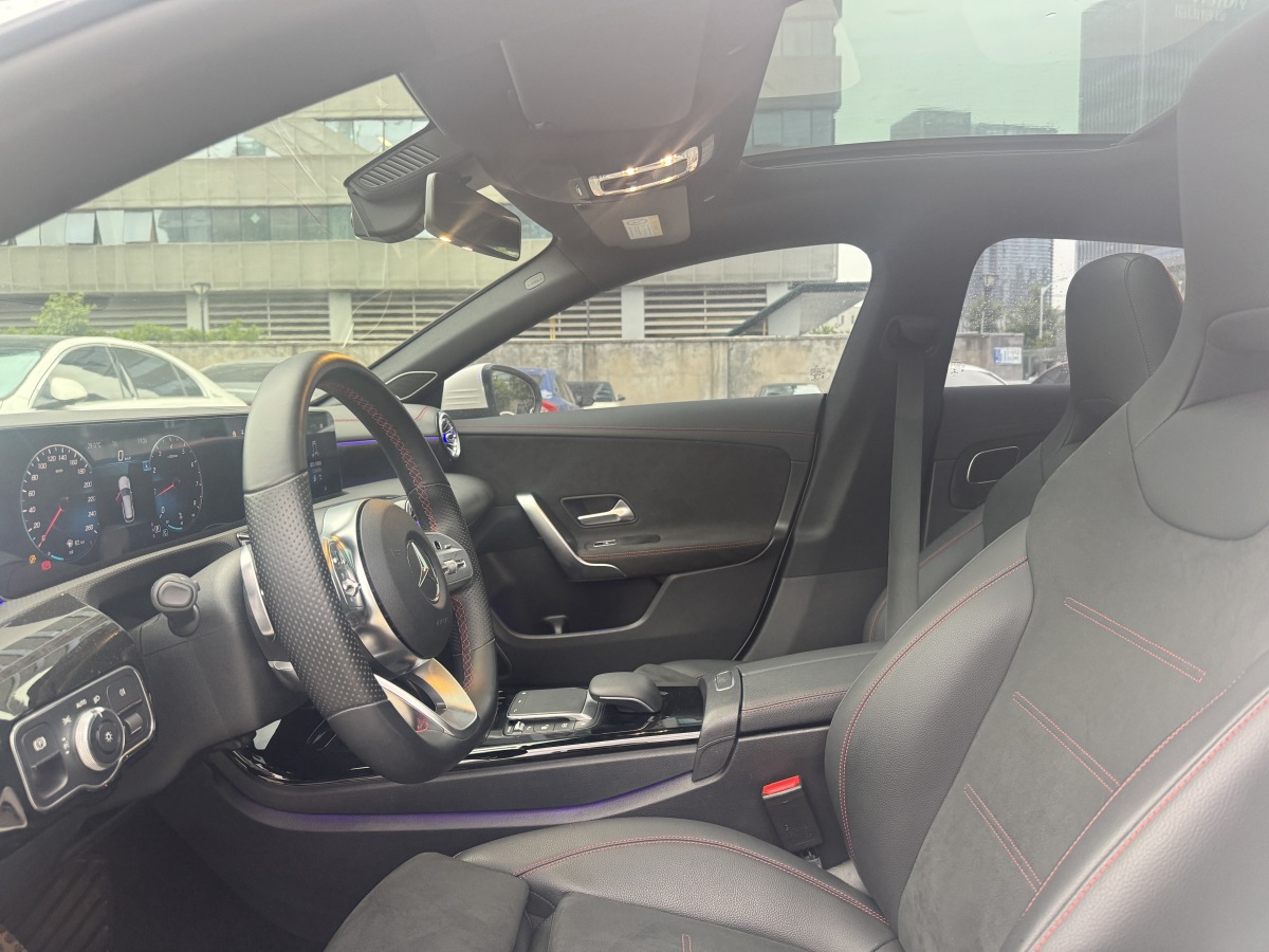 奔馳 奔馳CLA級(jí)  2020款 CLA 200 獵跑車(chē)圖片