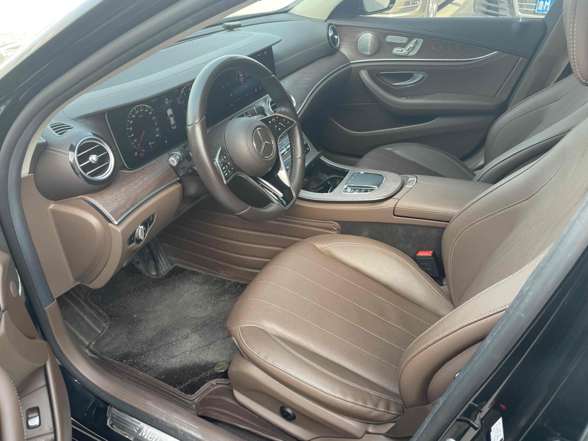 奔馳 奔馳E級(jí)  2022款 改款 E 300 L 豪華型圖片