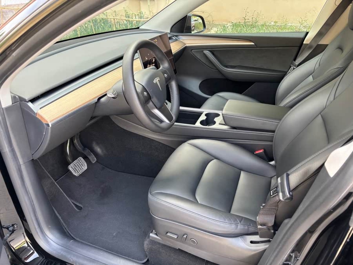 特斯拉 Model Y  2022款 改款 后輪驅(qū)動(dòng)版圖片