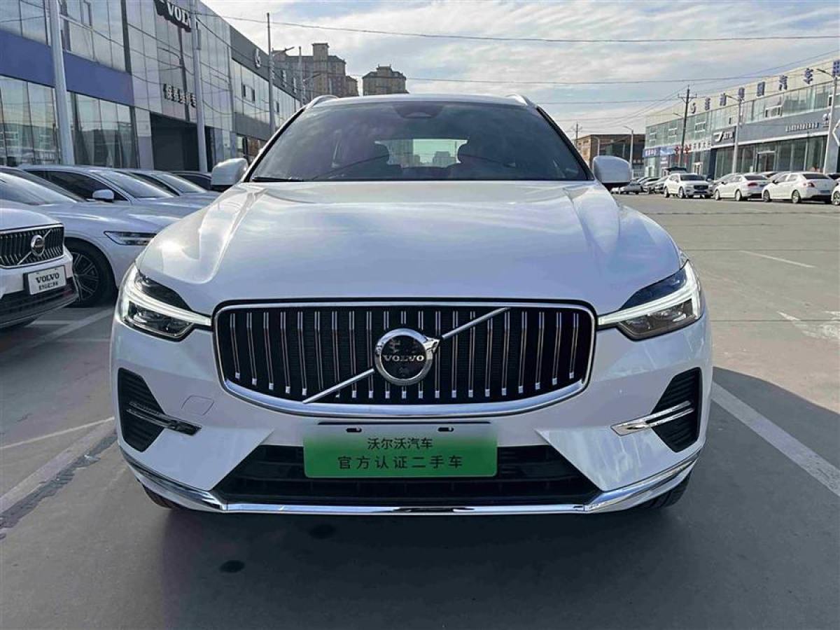 沃爾沃 XC60新能源  2024款 T8 插電混動(dòng) 長續(xù)航四驅(qū)智雅豪華版圖片