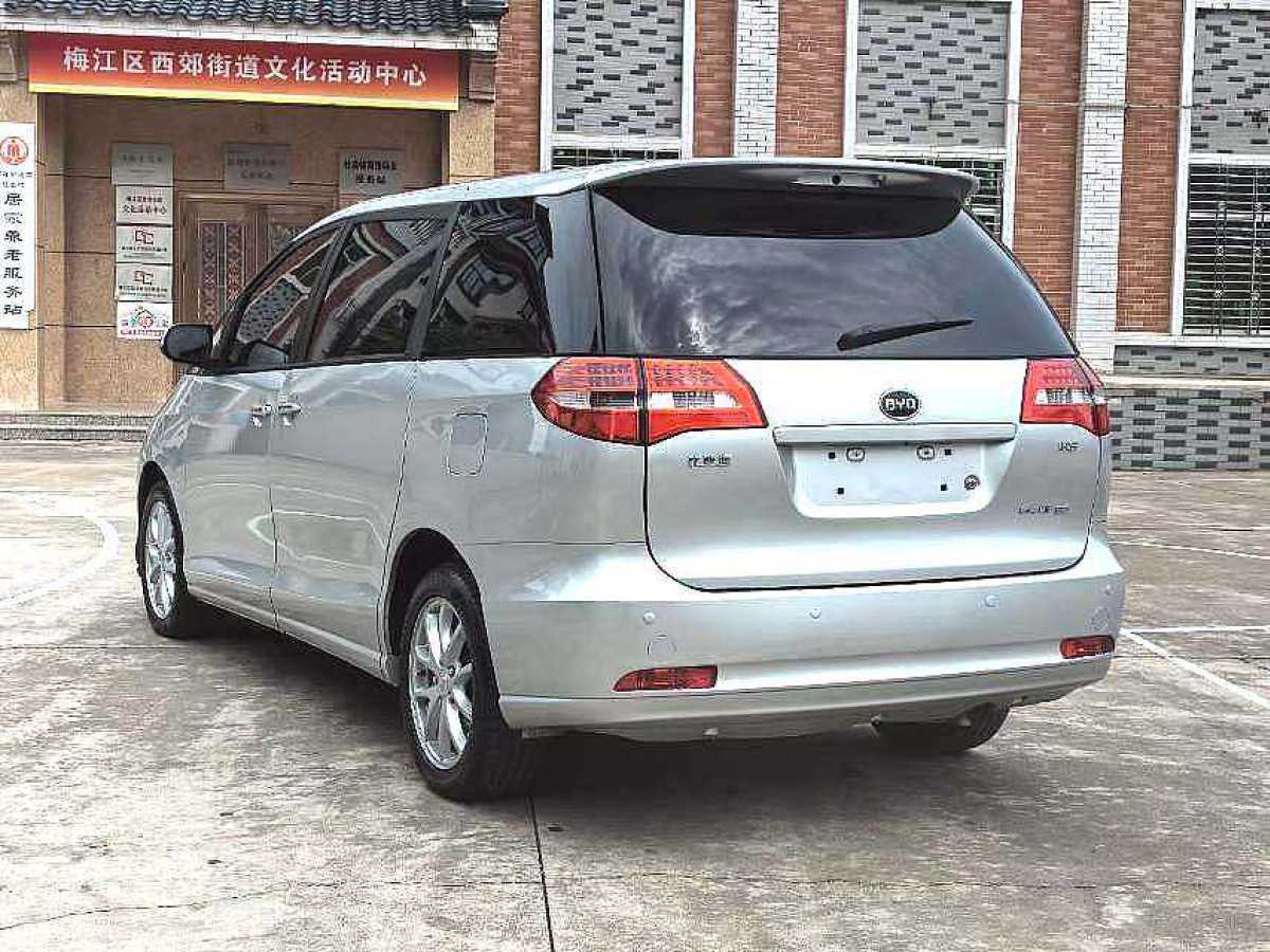 比亞迪 M6  2010款 2.4L 自動(dòng)尊享型圖片