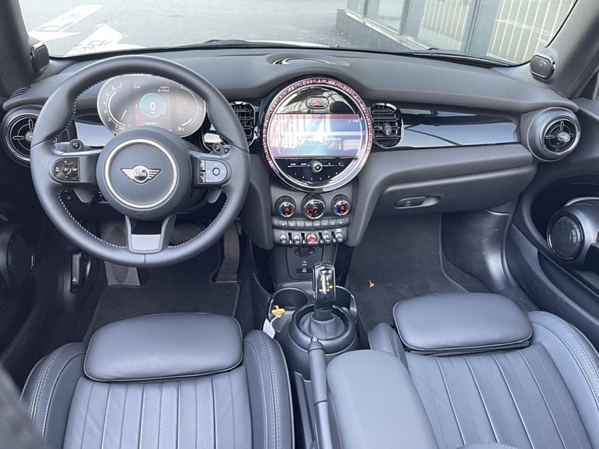 MINI MINI  2023款 改款 2.0T COOPER S CABRIO 藝術(shù)家圖片