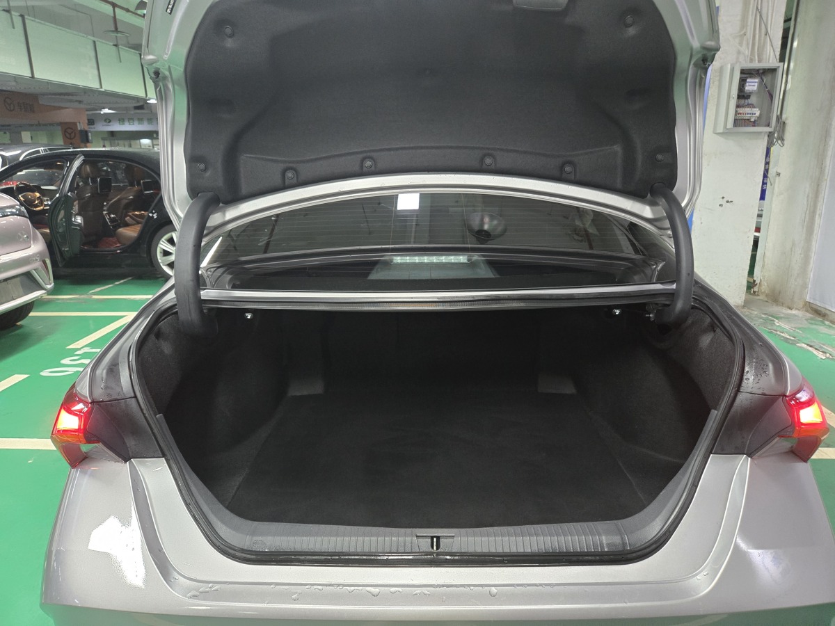 豐田 亞洲龍  2022款 2.5L 豪華版圖片