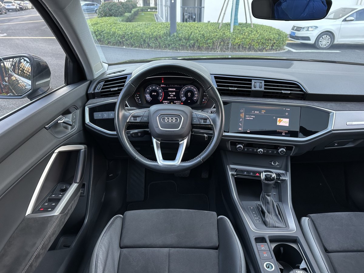 奧迪 奧迪Q3  2024款 35 TFSI 進(jìn)取動感型圖片