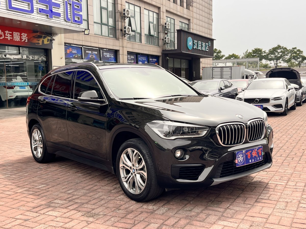 寶馬 寶馬X1  2018款 sDrive20Li 領(lǐng)先型圖片