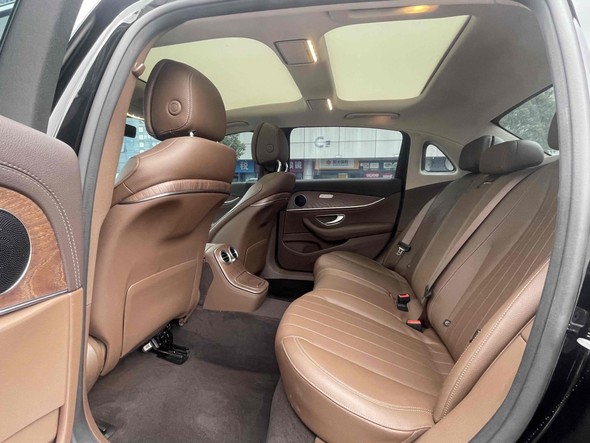 奔馳 奔馳E級  2022款 改款 E 300 L 時尚型圖片