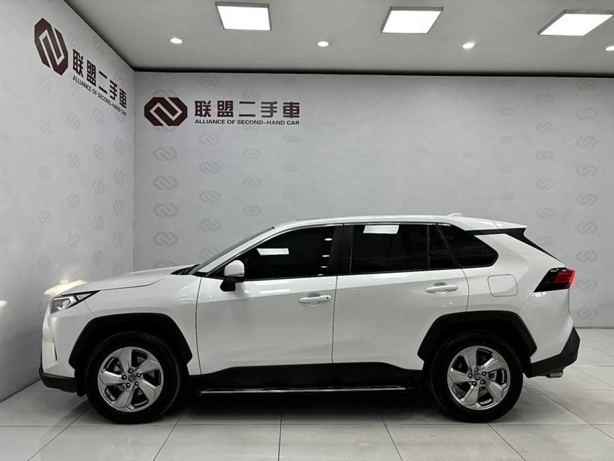 豐田 RAV4榮放  2021款 2.0L CVT四驅(qū)風(fēng)尚版圖片