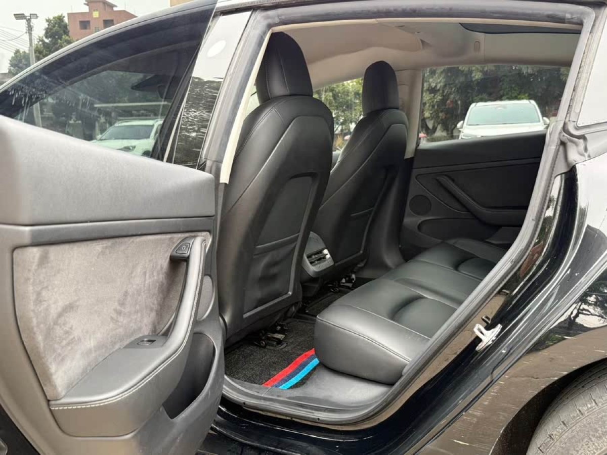 特斯拉 Model 3  2021款 改款 標(biāo)準(zhǔn)續(xù)航后驅(qū)升級(jí)版圖片