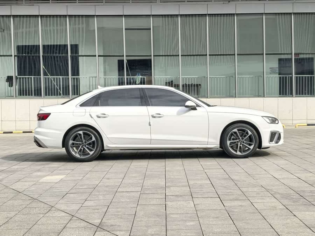 奧迪 奧迪A4L  2023款 40 TFSI 時(shí)尚動(dòng)感型圖片