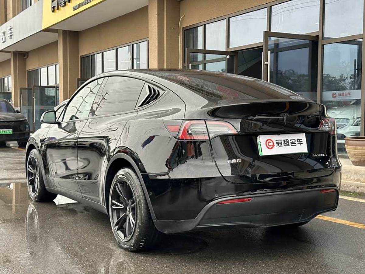 特斯拉 Model Y  2021款 改款 標(biāo)準(zhǔn)續(xù)航后驅(qū)升級(jí)版圖片