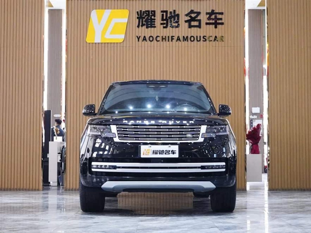 路虎 攬勝  2024款 3.0 L6 400PS 創(chuàng)世加長版圖片
