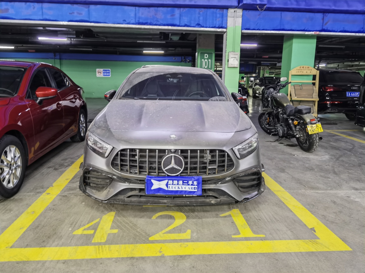 2022年5月奔馳 奔馳A級AMG  2022款 AMG A 35 L 4MATIC 熾夜特別版