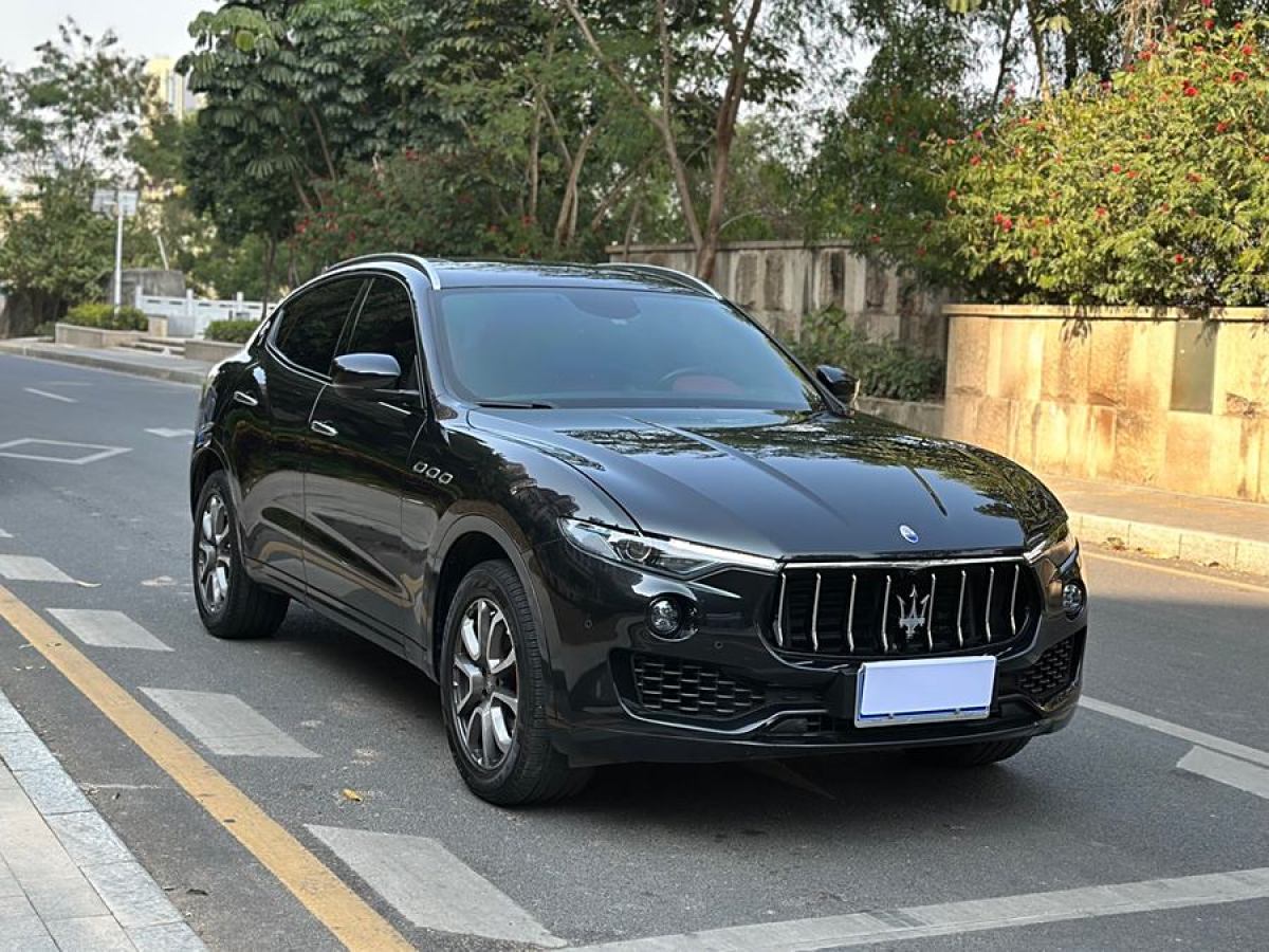 瑪莎拉蒂 Levante  2019款 3.0T 350Hp 標(biāo)準(zhǔn)版 國(guó)VI圖片