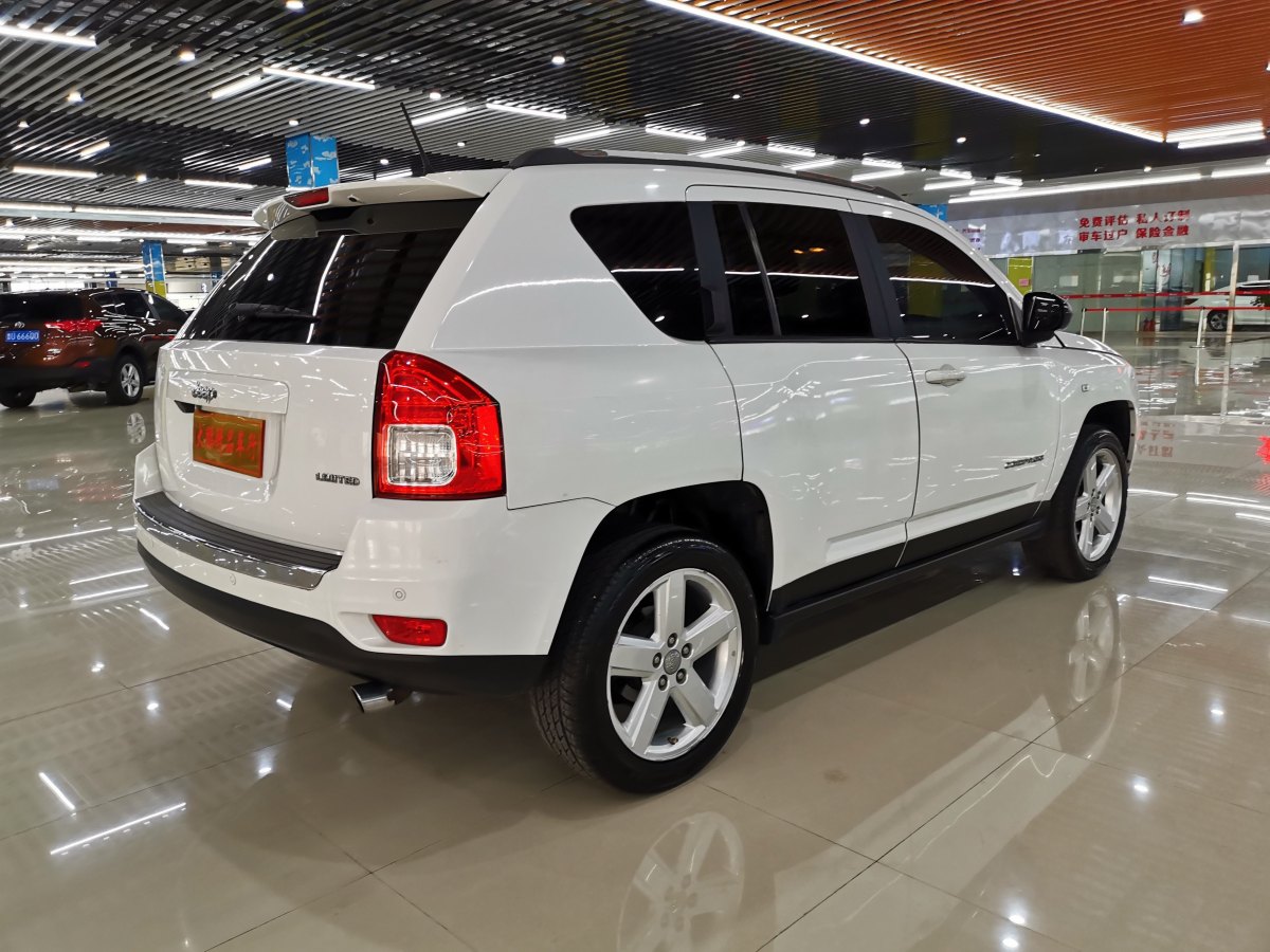 Jeep 指南者  2014款 2.4L 四驅(qū)運動版圖片