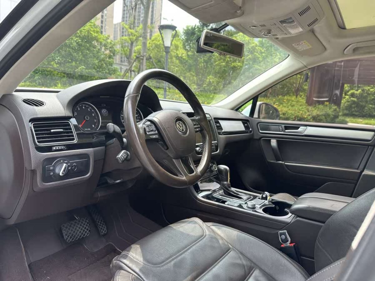 大眾 途銳  2015款 3.0TSI 標配型圖片