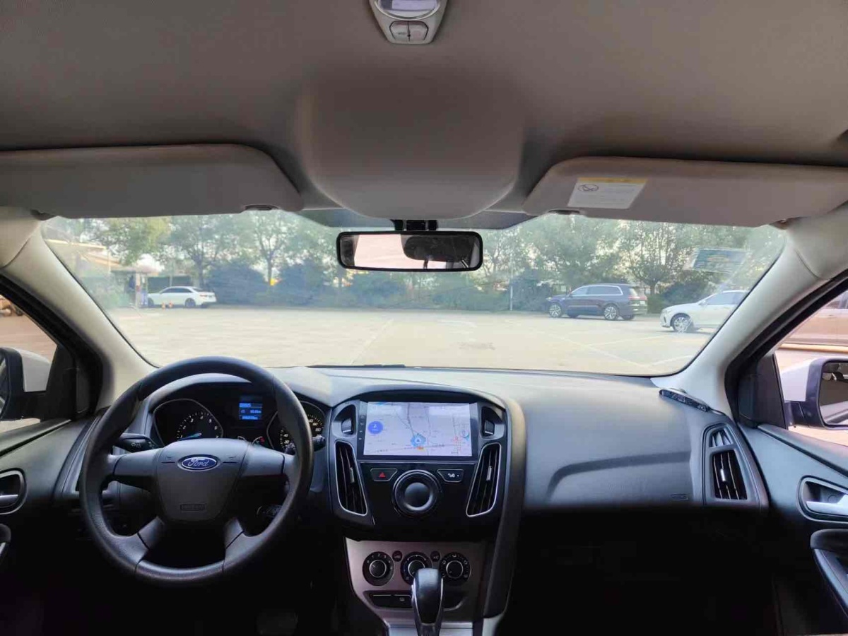 2015年2月福特 福克斯  2015款 两厢 1.6L 自动舒适型