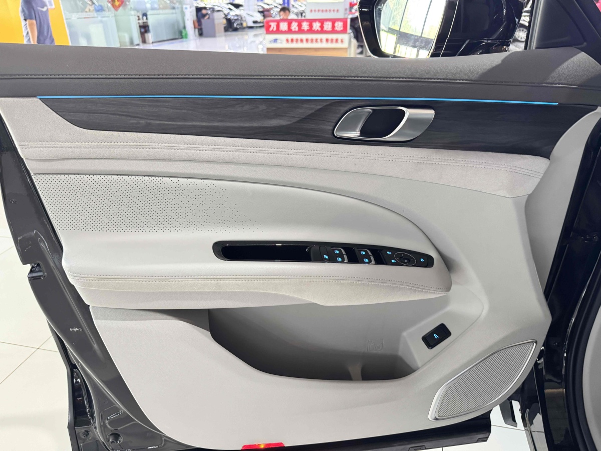 福特 領(lǐng)裕  2023款 EcoBoost 225 尊領(lǐng)型PLUS 7座（2/2/3）圖片