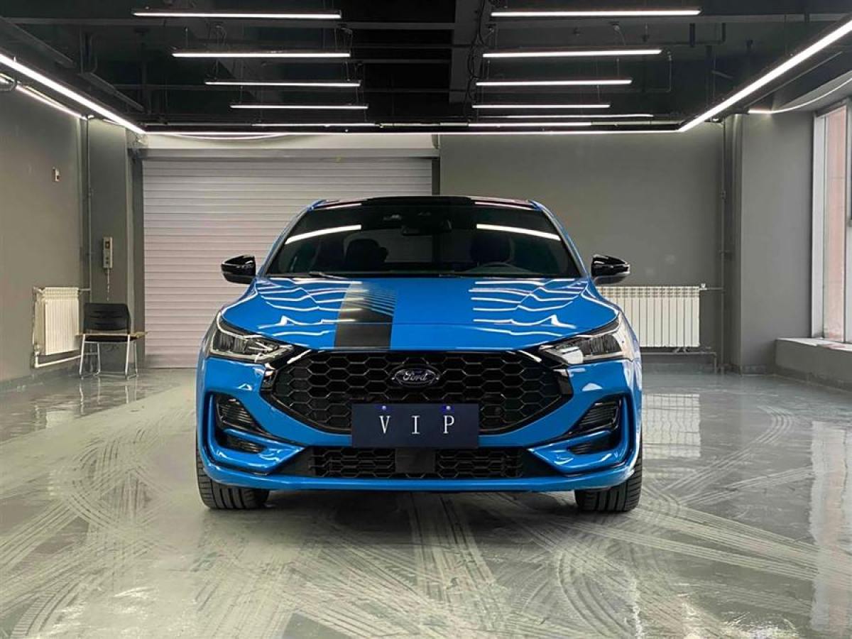 福特 ?？怂? 2022款 三廂 EcoBoost 180 自動競速版圖片