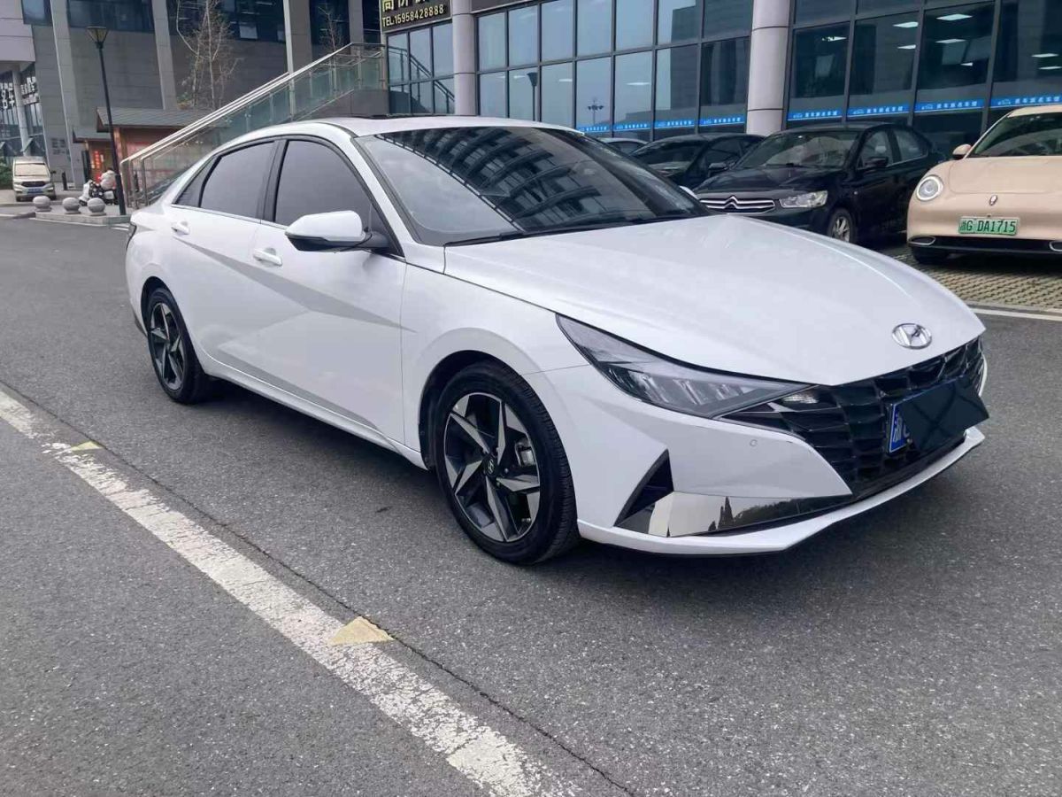 現(xiàn)代 伊蘭特  2023款 1.5L CVT GLS領(lǐng)先版圖片