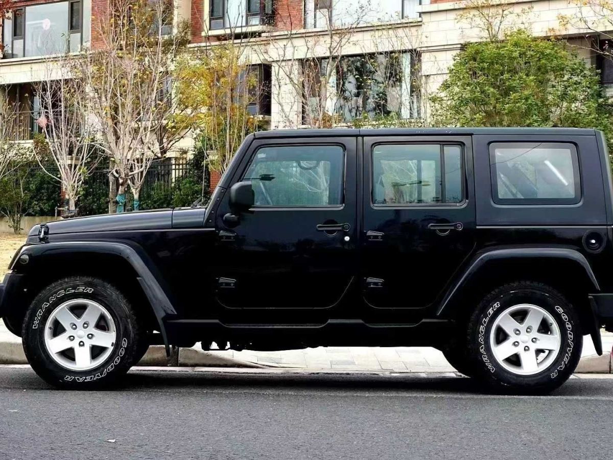 Jeep 牧馬人  2010款 3.8L Rubicon 兩門版圖片