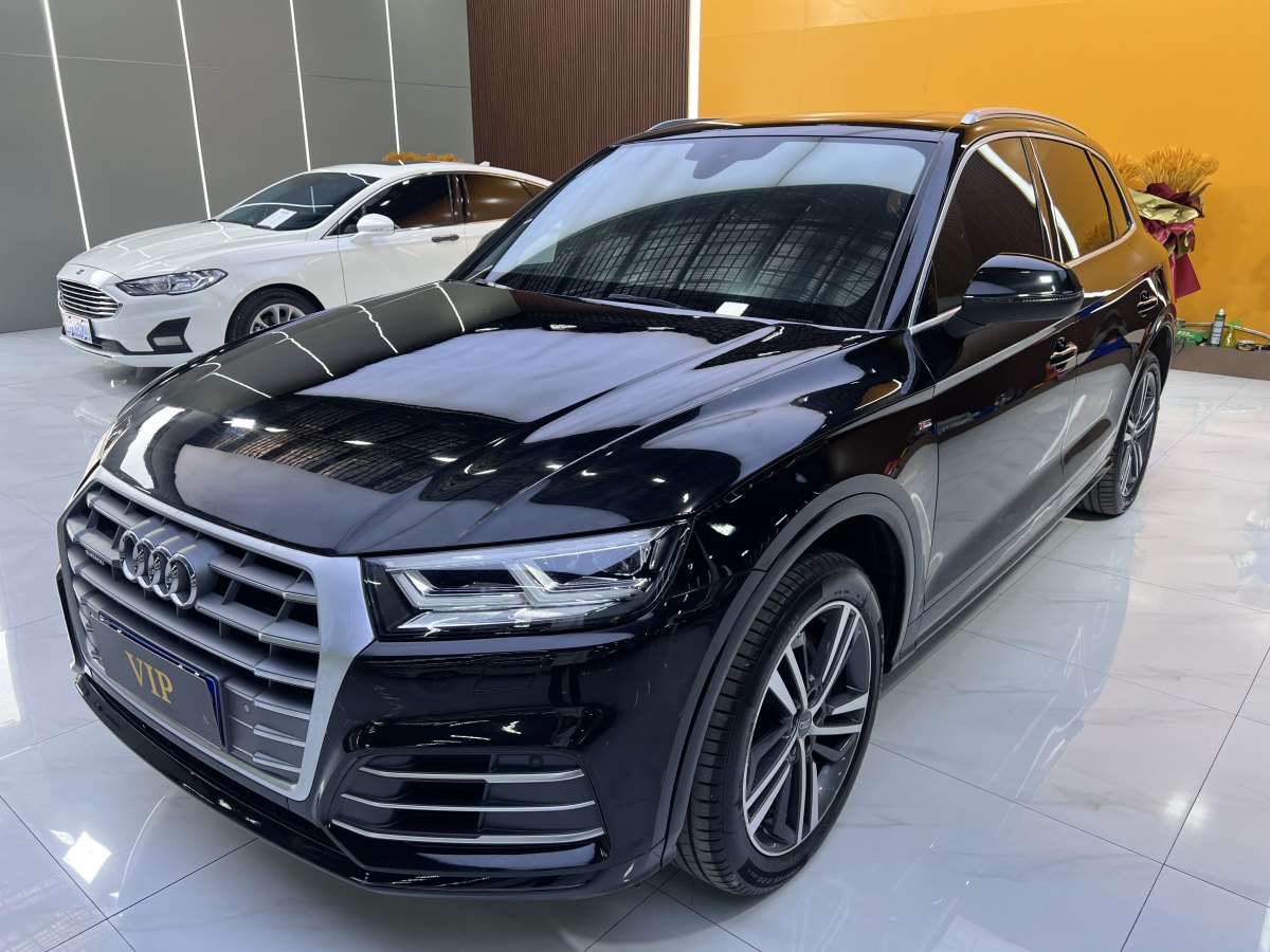 奧迪 奧迪Q5L  2018款  45 TFSI 尊享運(yùn)動(dòng)型 國(guó)VI圖片