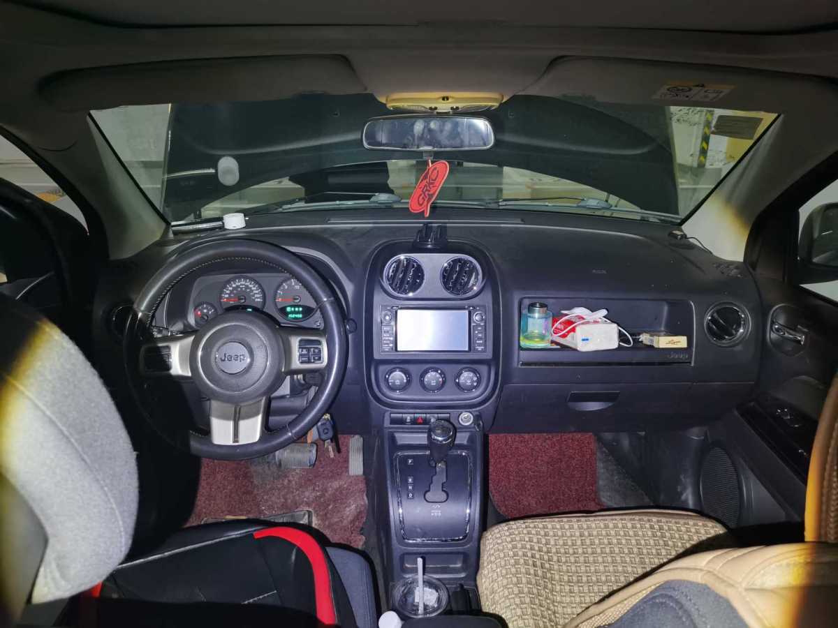 Jeep 指南者  2013款 2.4L 四驅(qū)運(yùn)動版圖片