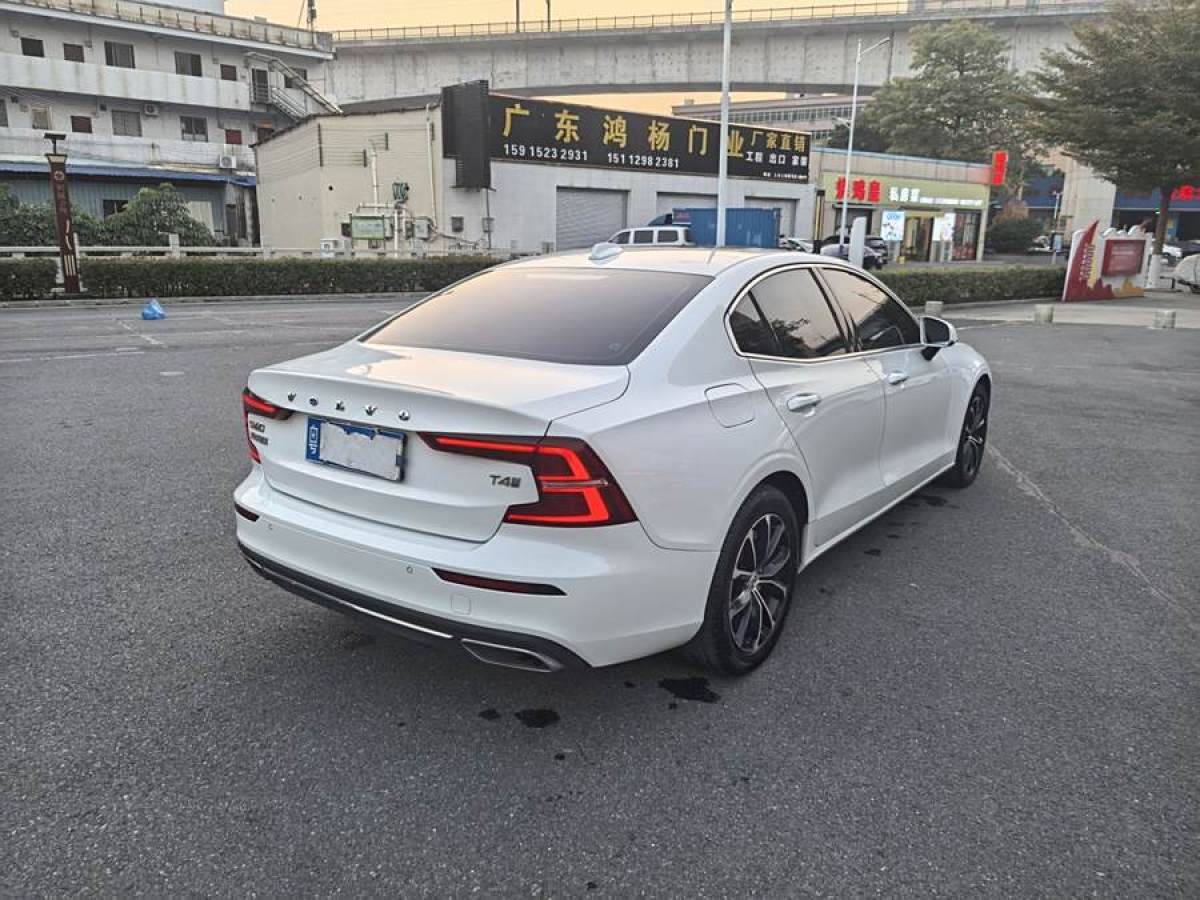 沃爾沃 S60L  2020款 T4 智逸豪華版圖片