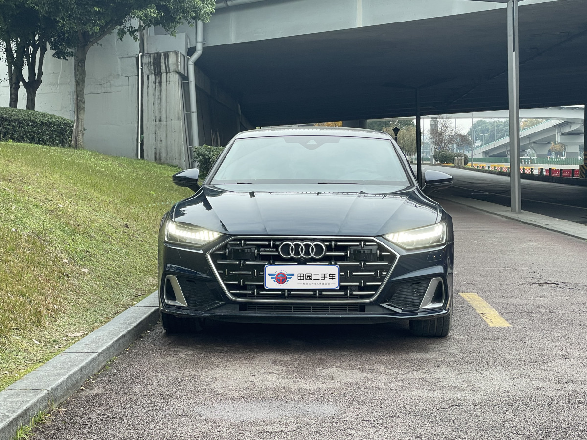 奧迪 奧迪A7L  2024款 45TFSI quattro S-line 見遠(yuǎn)型 流晶套裝圖片