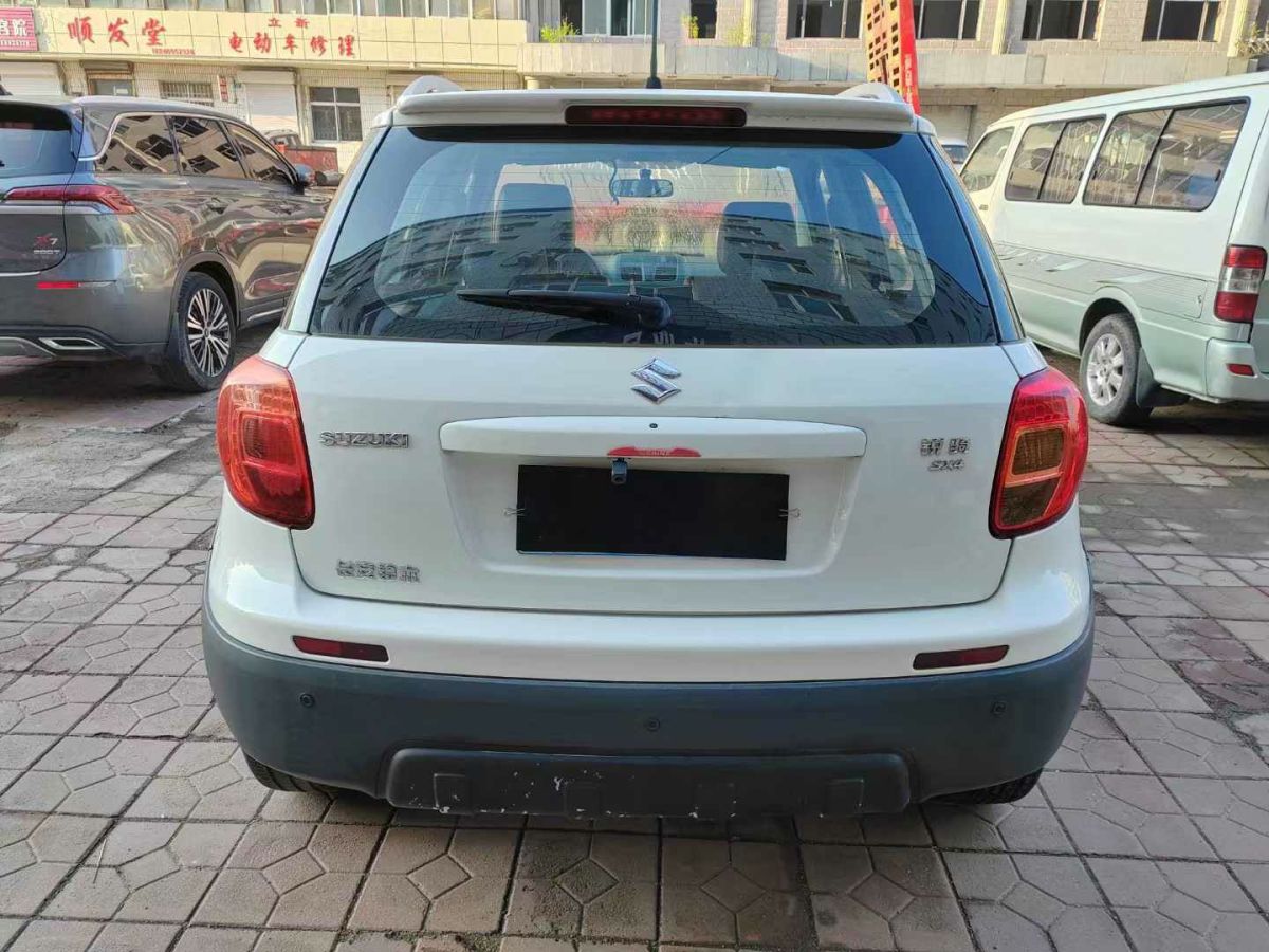 2013年1月鈴木 天語 SX4  2013款 1.6L 自動(dòng)酷銳型