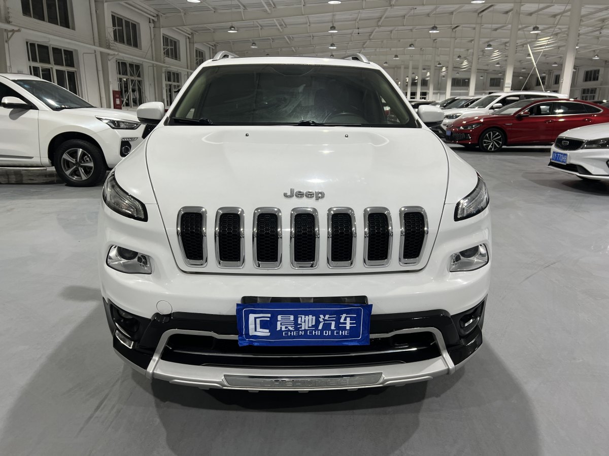 Jeep 自由光  2017款 2.0L 优越版图片