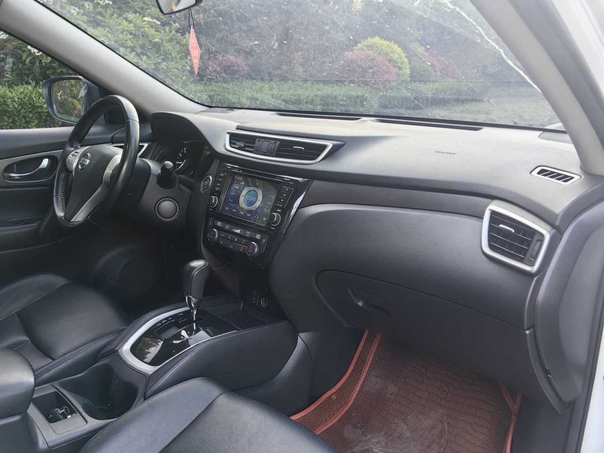 2016年3月日产 奇骏  2015款 2.0L CVT舒适MAX版 2WD