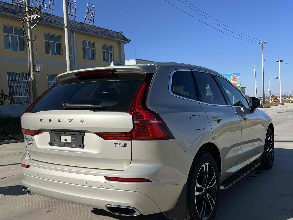 2018年4月沃爾沃 XC60  2018款 T5 四驅(qū)智遠(yuǎn)版