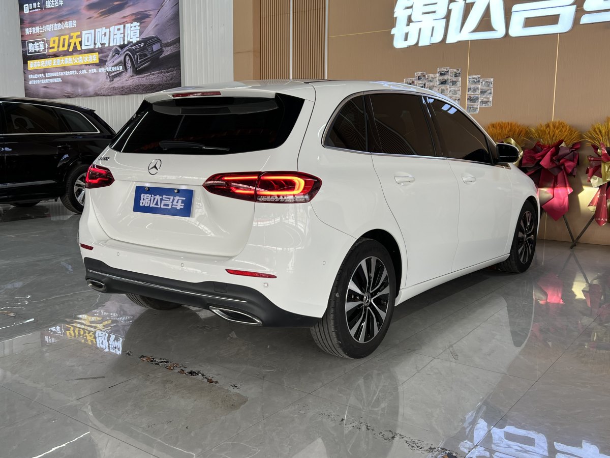 奔馳 奔馳B級  2022款 改款 B 200 動感型圖片