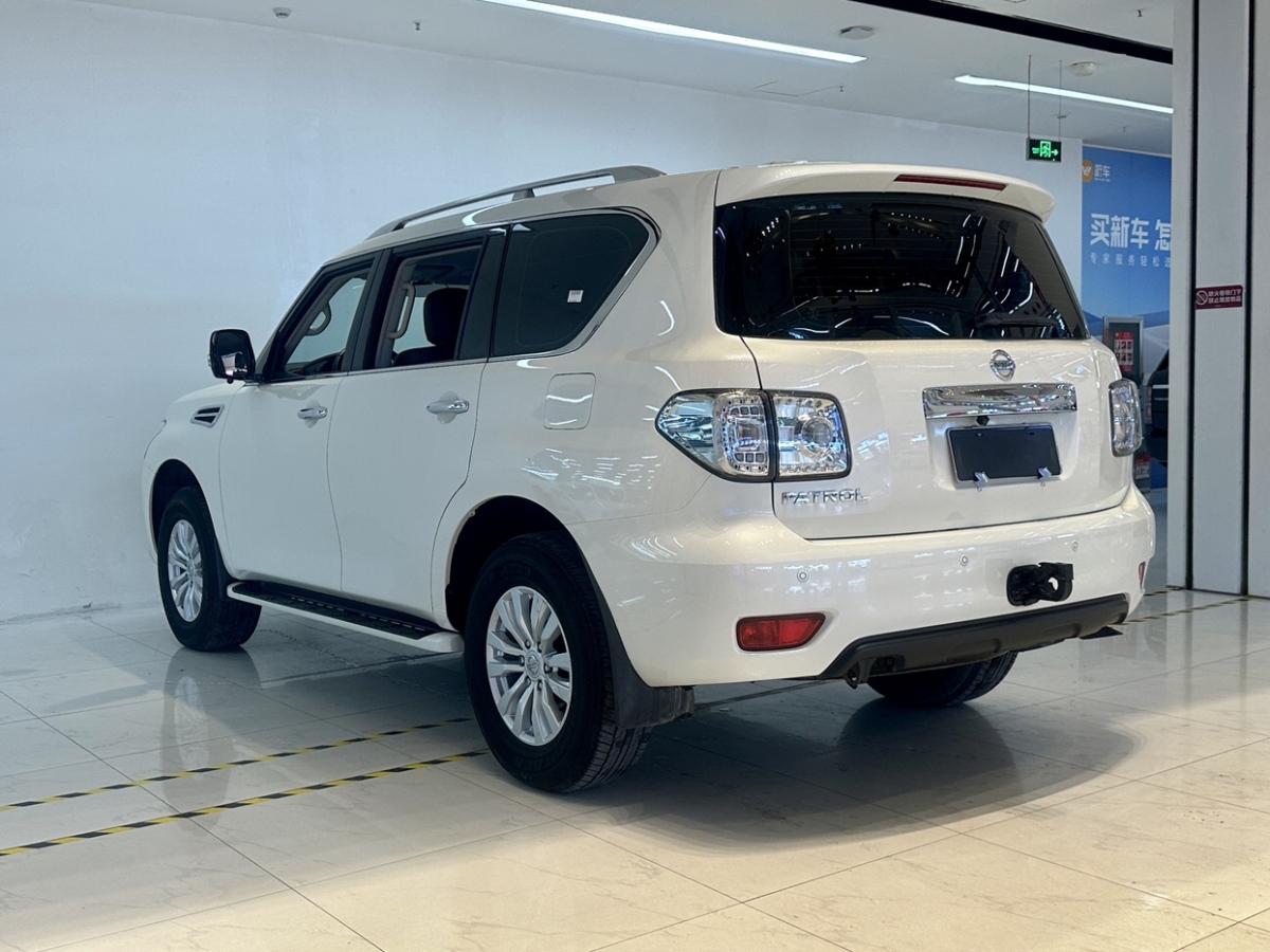 日產(chǎn) 途樂  2018款 4.0L 領(lǐng)英型圖片