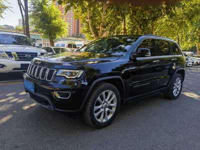 2017年6月 Jeep 大切諾基(進口) 3.0L 舒享導(dǎo)航版圖片